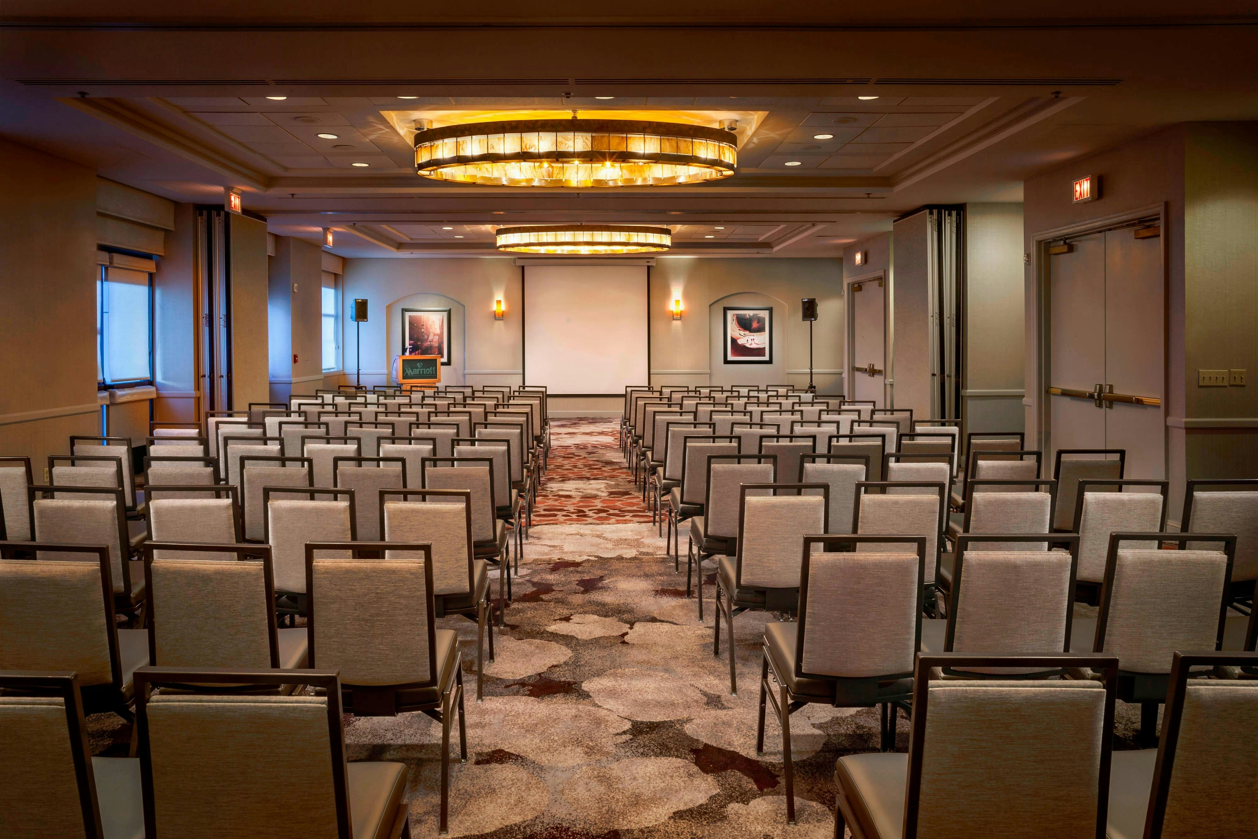 Chicago Marriott Suites Deerfield 16/21