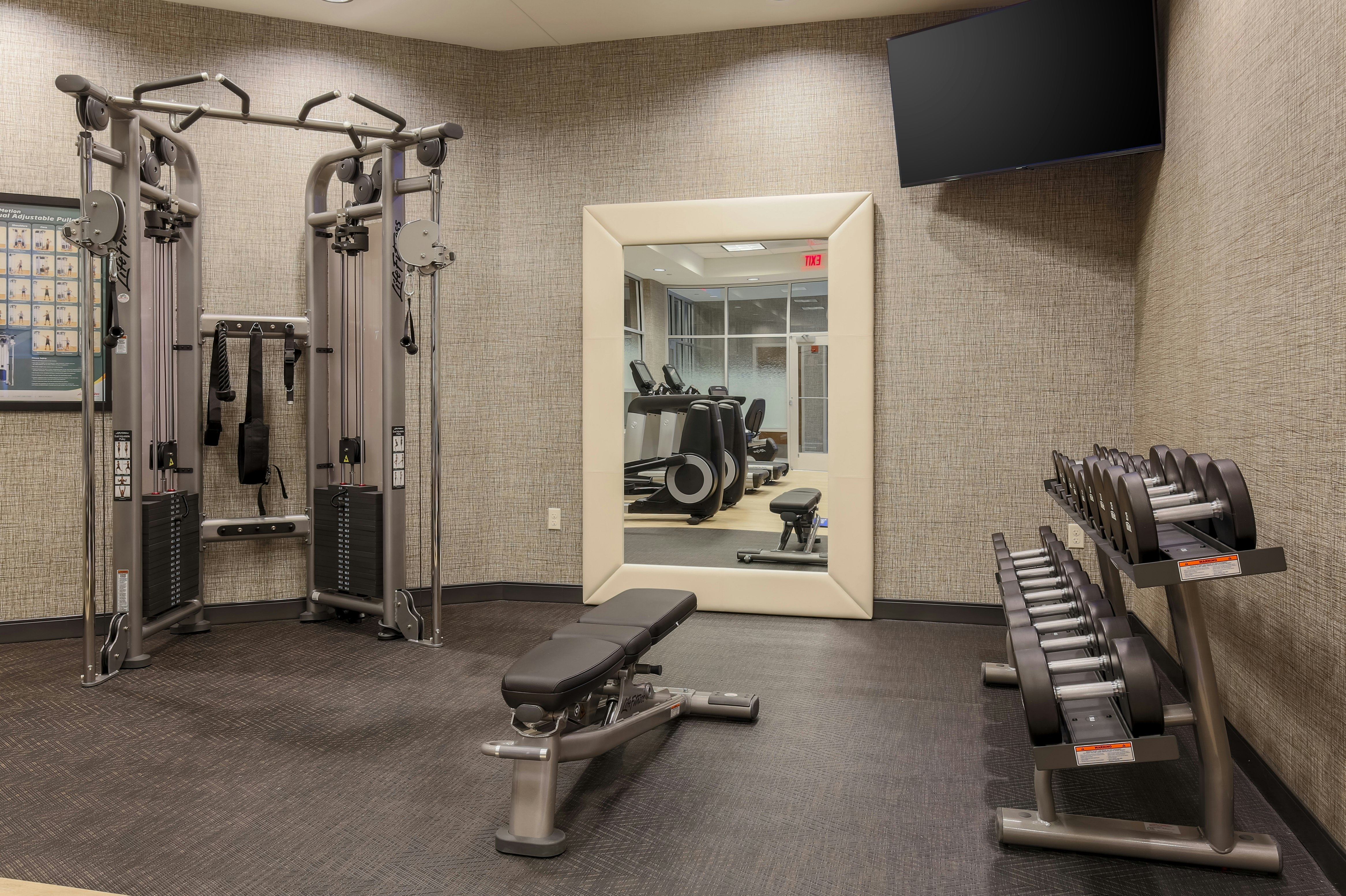 DOUBLETREE BY HILTON EVANSVILLE 29/74
