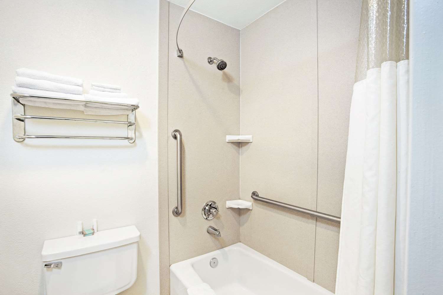 Travelodge By Wyndham Banning Ca Near Casino/Outlet Mall 15/16