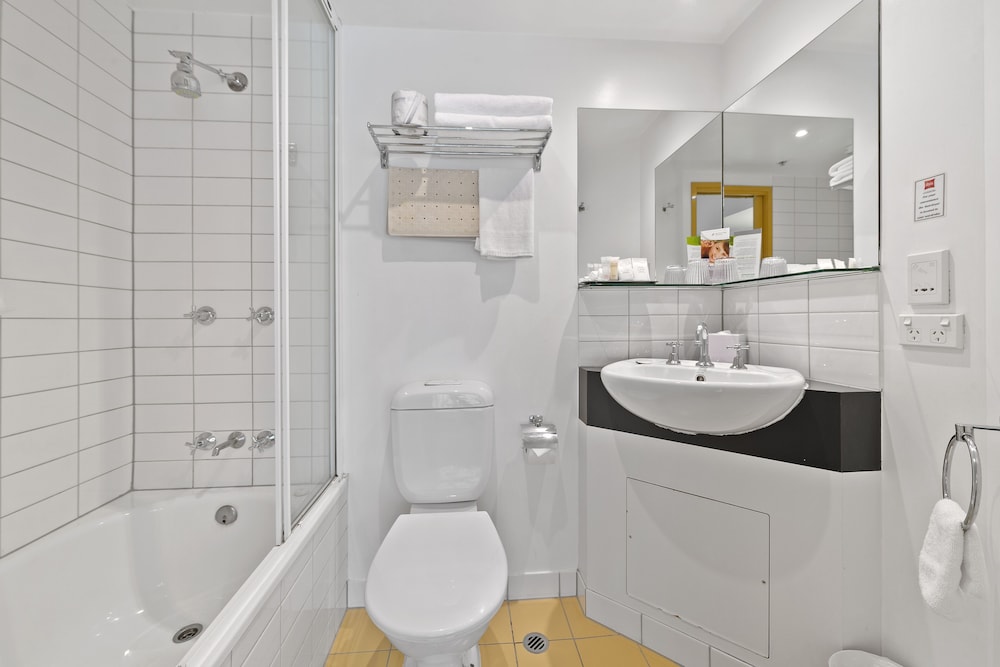 YEHS Hotel Melbourne CBD 18/57