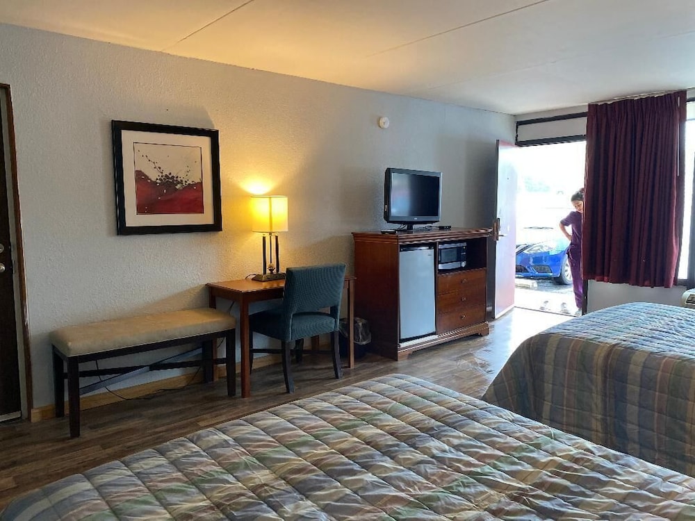 Paris Inn and Suites 25/40