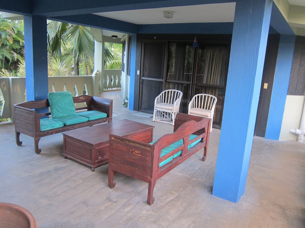 Raina Beach Apartments 51/71