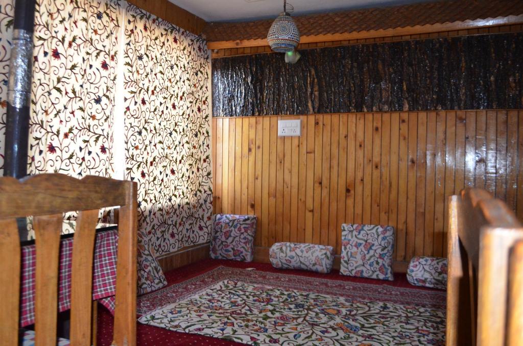 HOTEL PALESTINE 14/18