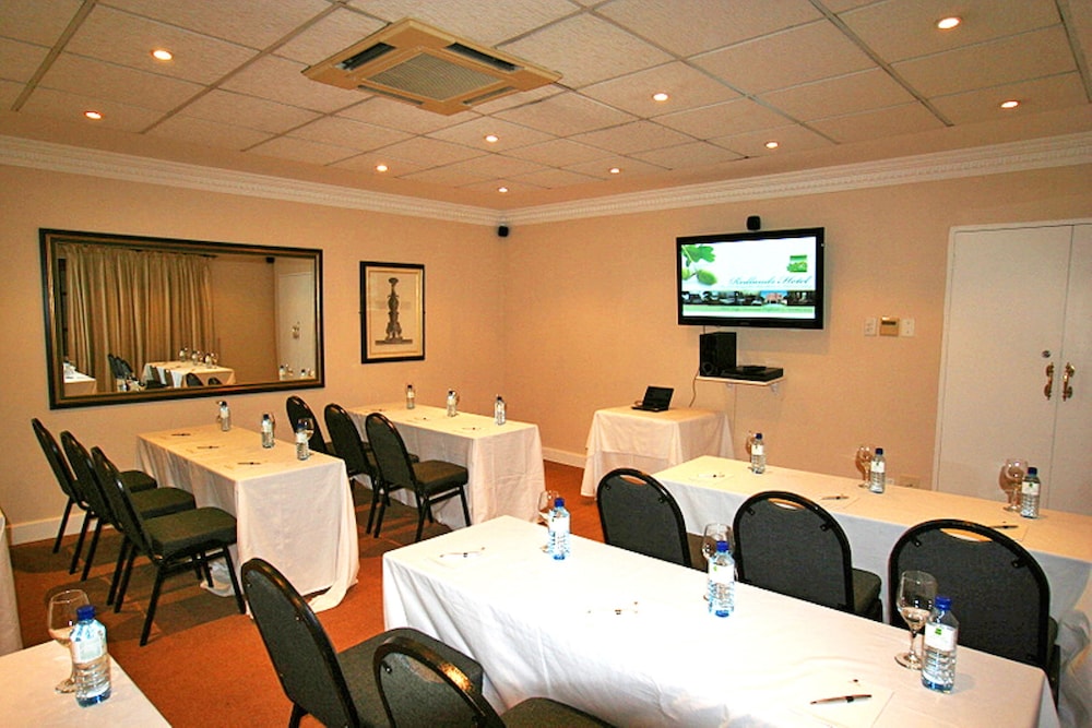 Redlands Hotel 39/50