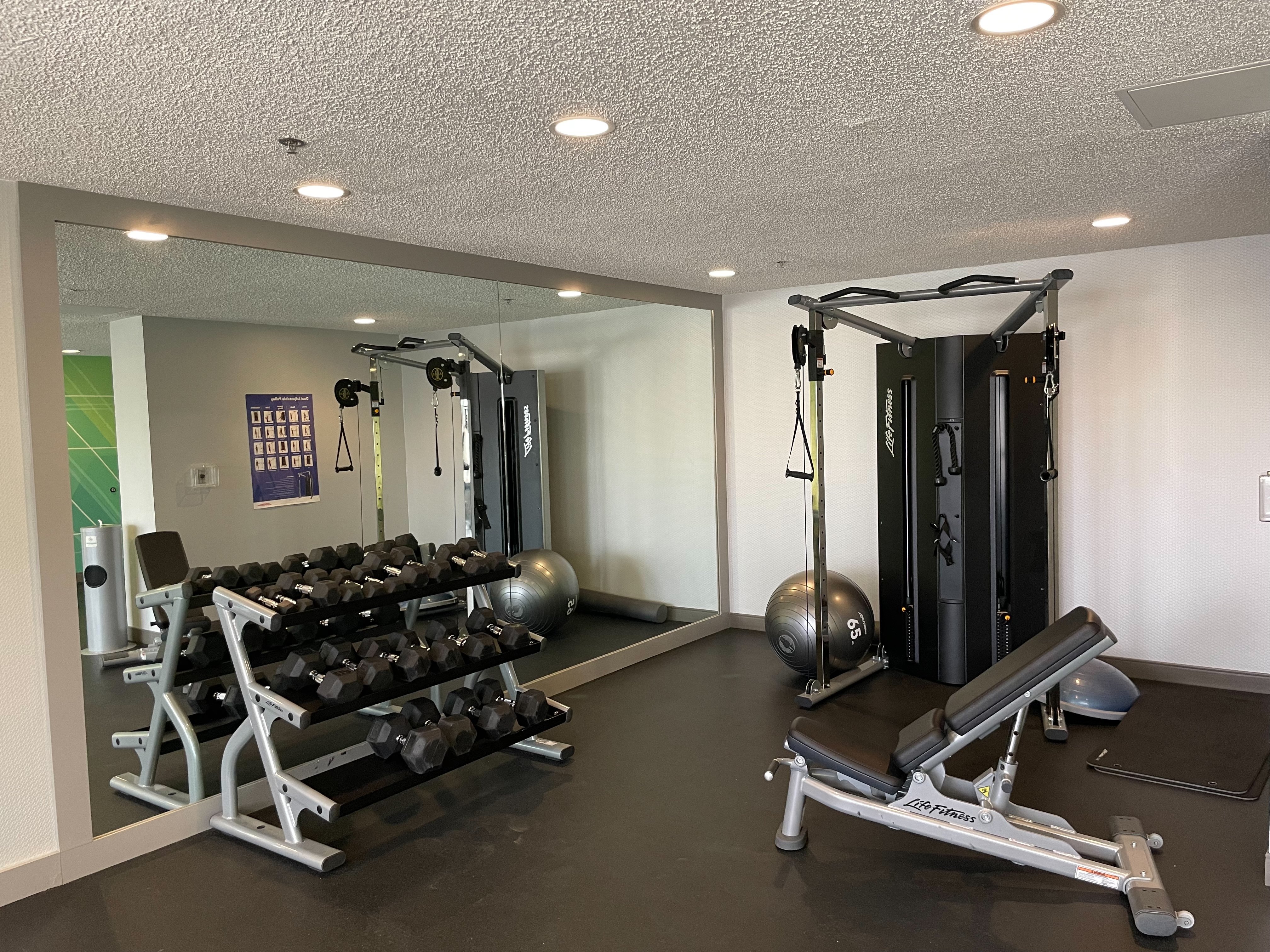 Holiday Inn Newark International Airport An Ihg Hotel 53/84