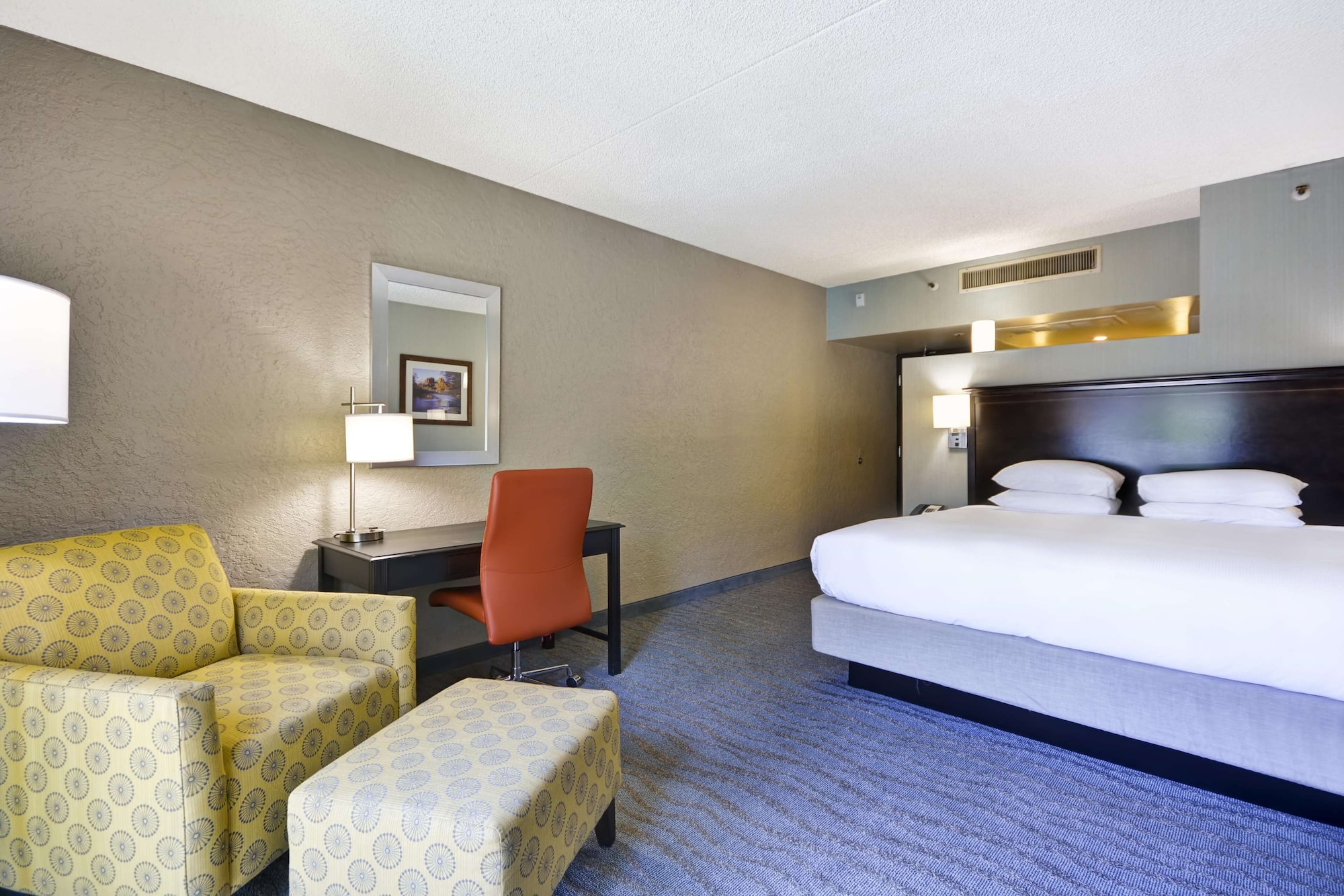 JUNIOR SUITE, KING BED, SOFA, ACCESSIBLE