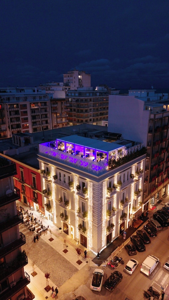 Bra Hotel 2/47