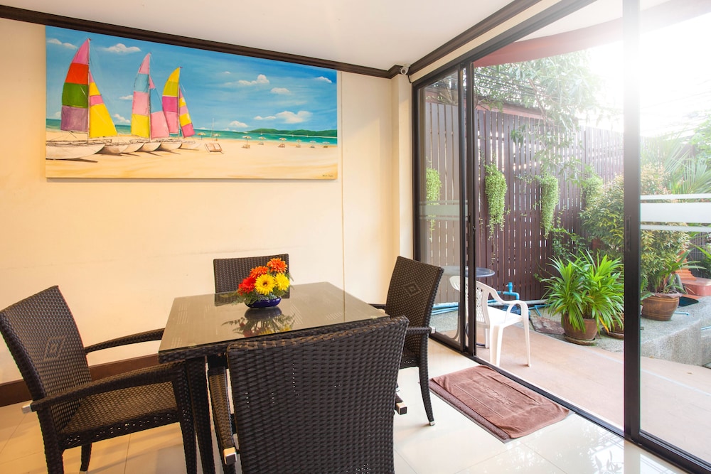 Paripas Express Hotel Patong 28/35
