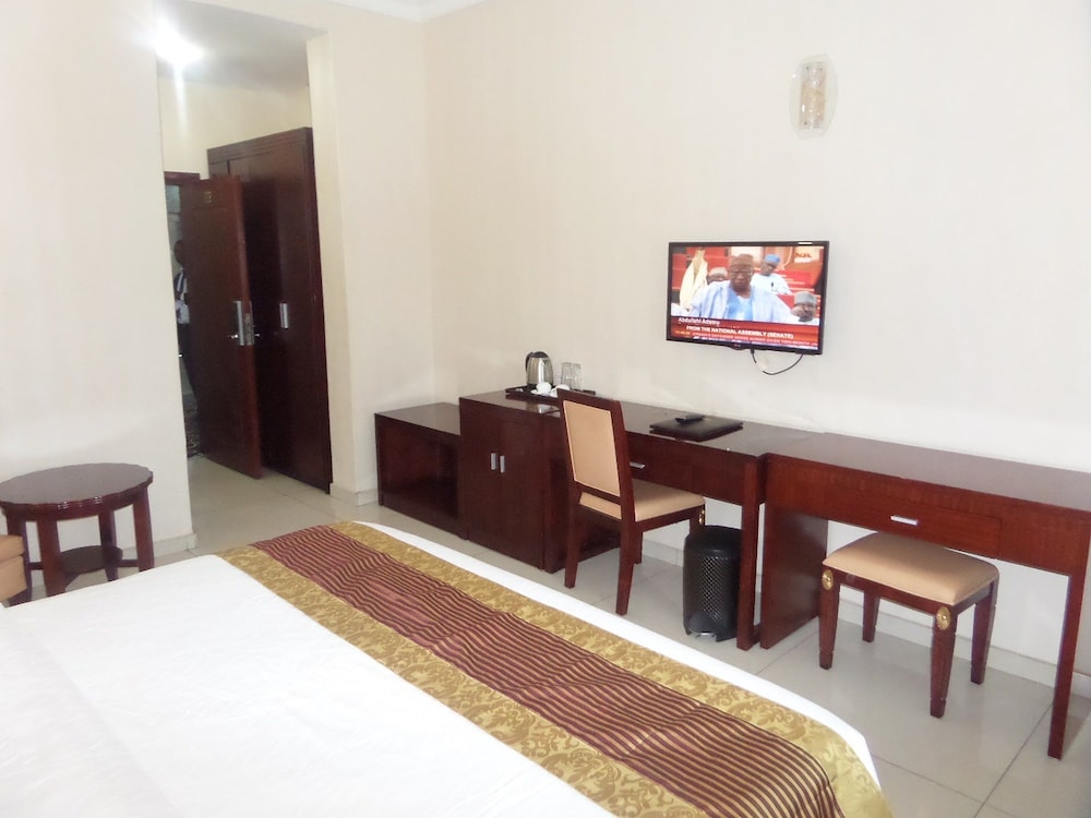 Barcelona Hotels Abuja 21/50