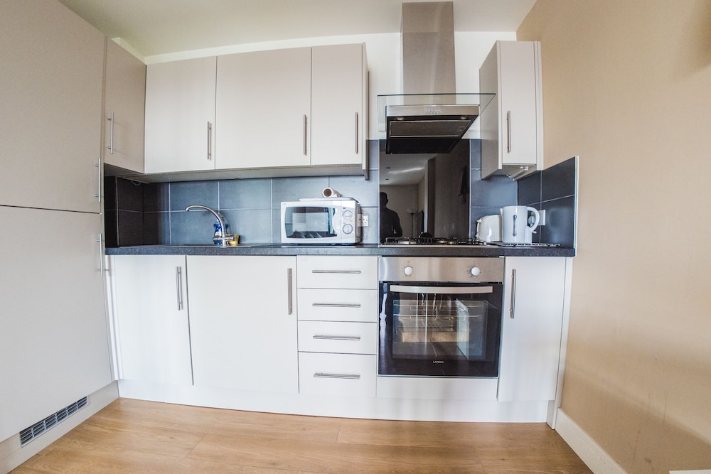 Ilford Tower Apartments 5/45