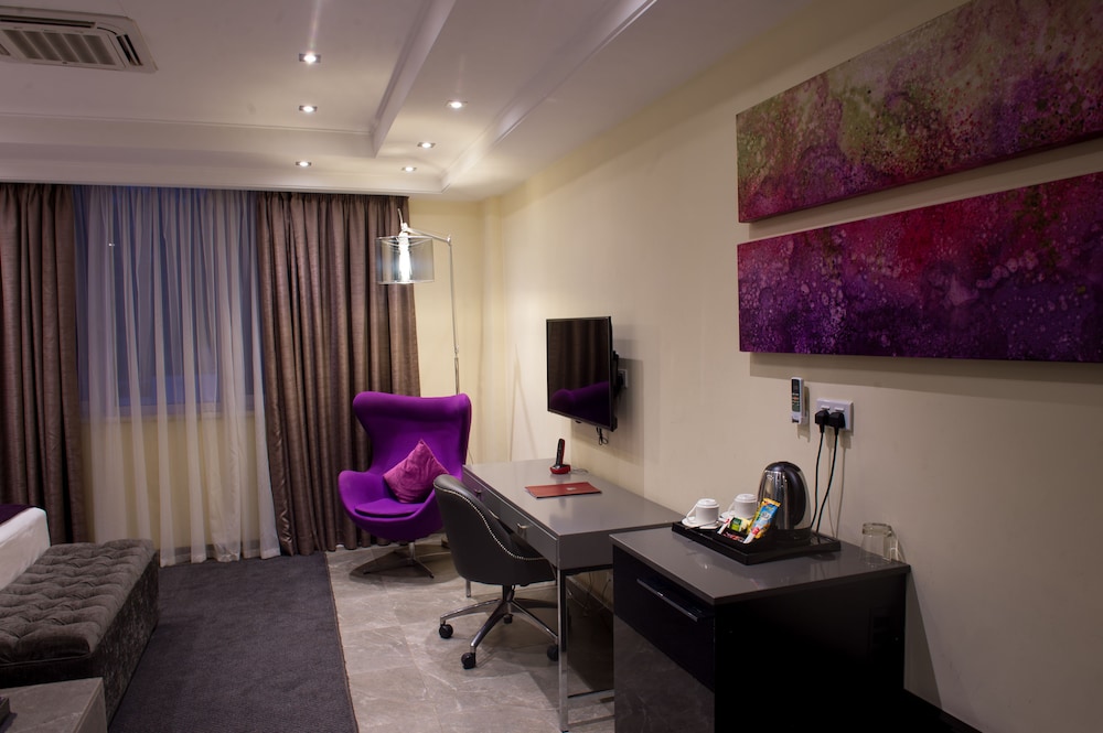 Francis Hotel 19/28