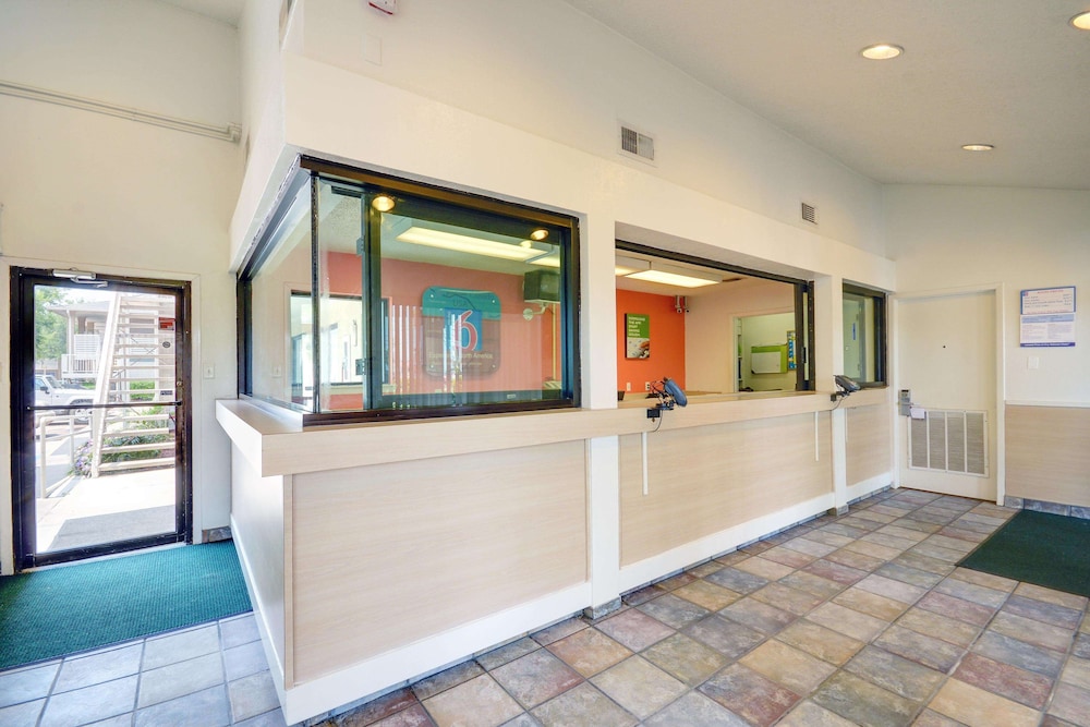 Motel6 Baytown, TX - Baytown East 10/63