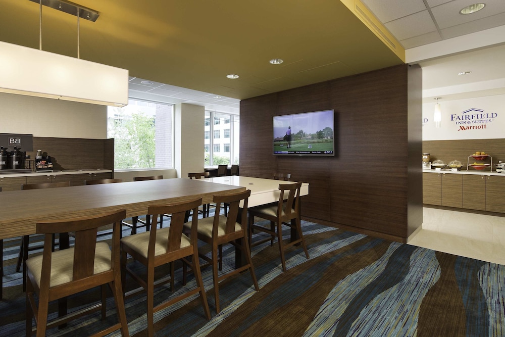 Fairfield Inn Suites Calgary Downtown 21/28