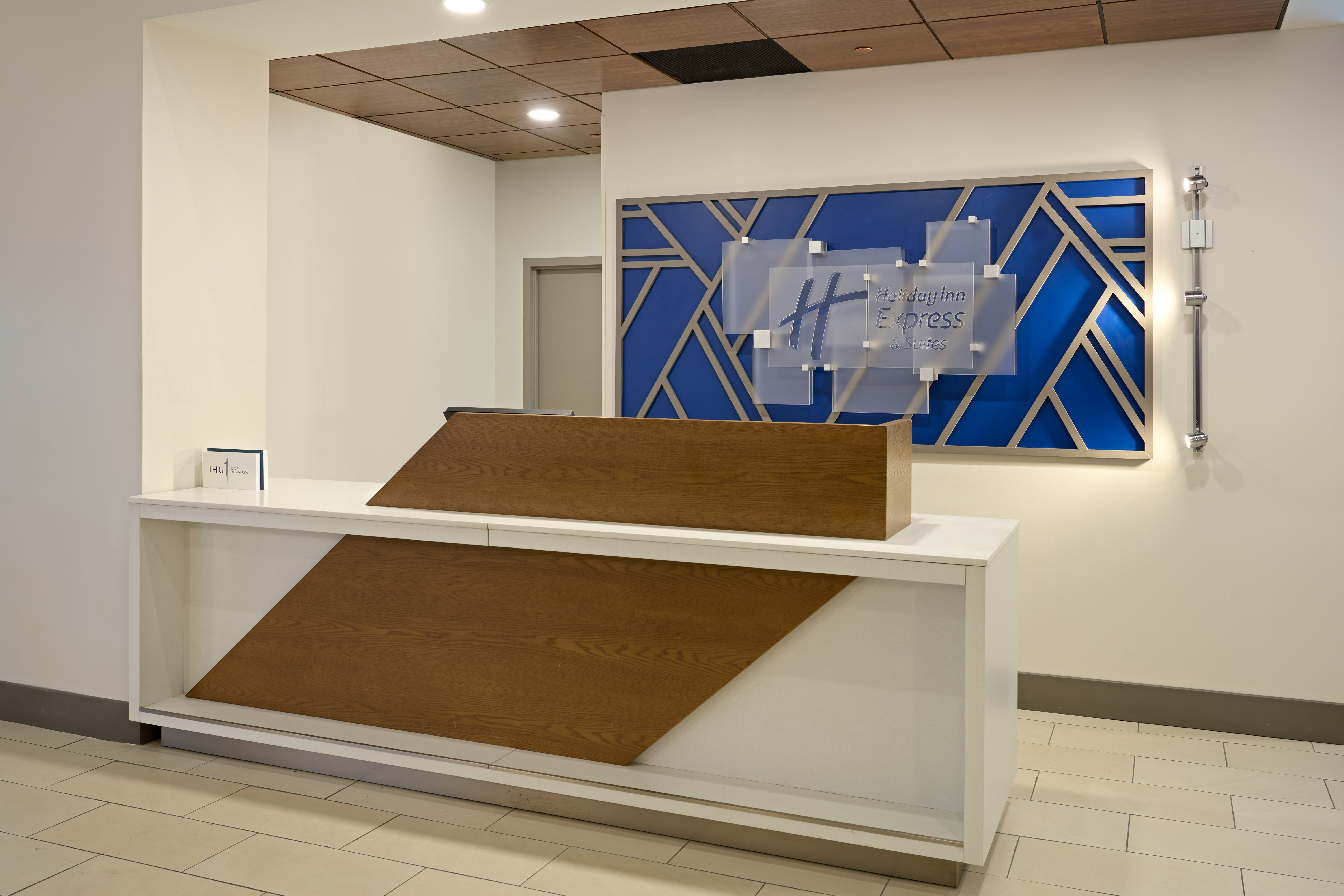 Holiday Inn Express And Suites Kendall East Miami 5/45
