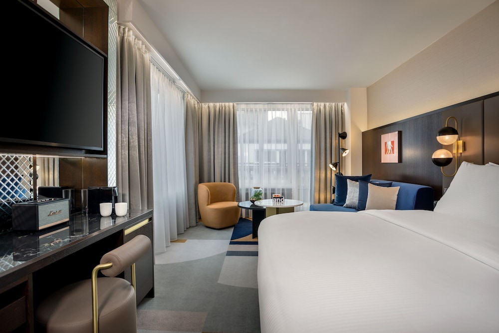 Neues Schloss Privat Hotel Zurich 8/31