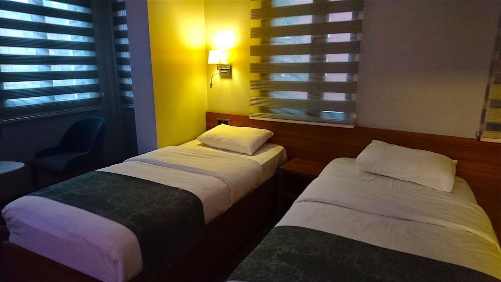 Nur Hotel 16/33