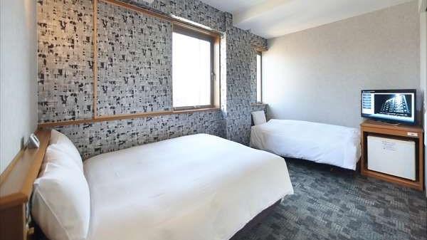 Universal, Twin Beds, Smoking