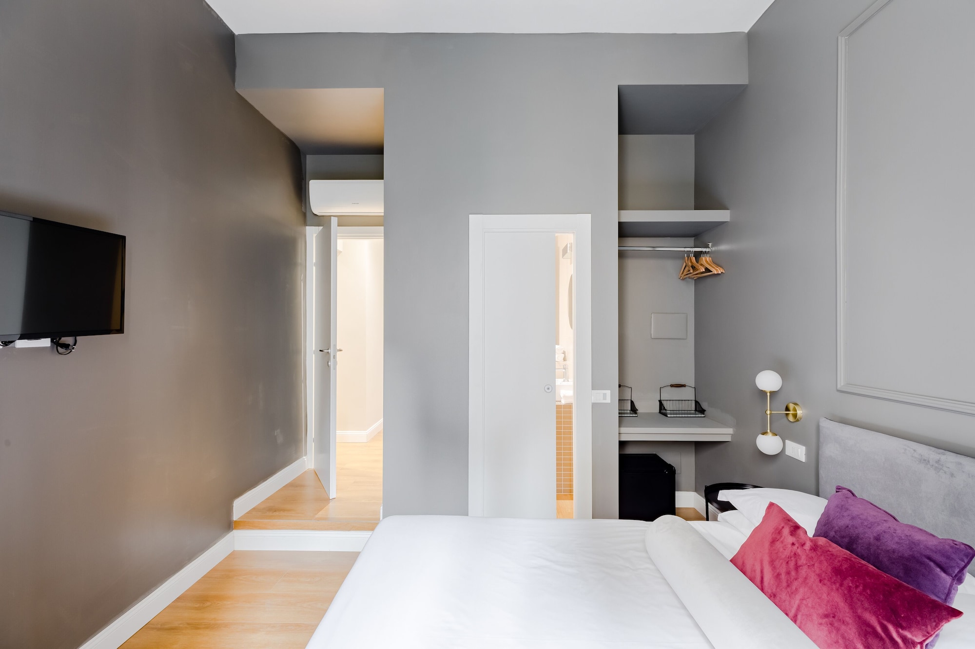 DELUXE, DOUBLE BED, GARDEN VIEW