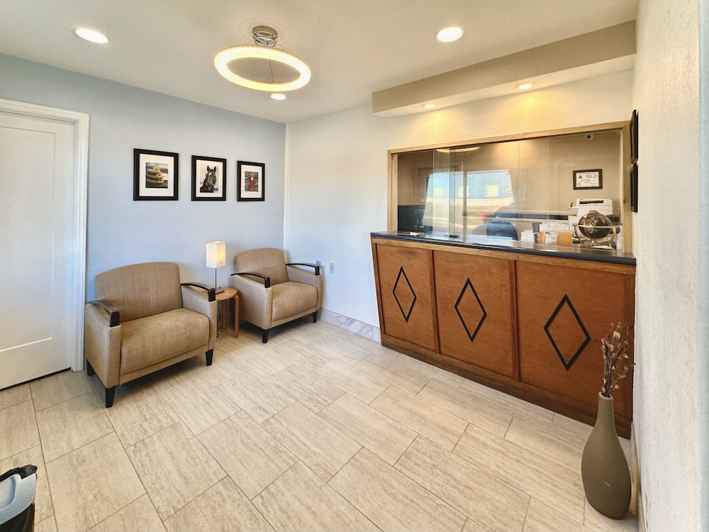 Royal Inn Charlotte Airport Hotel 4/31