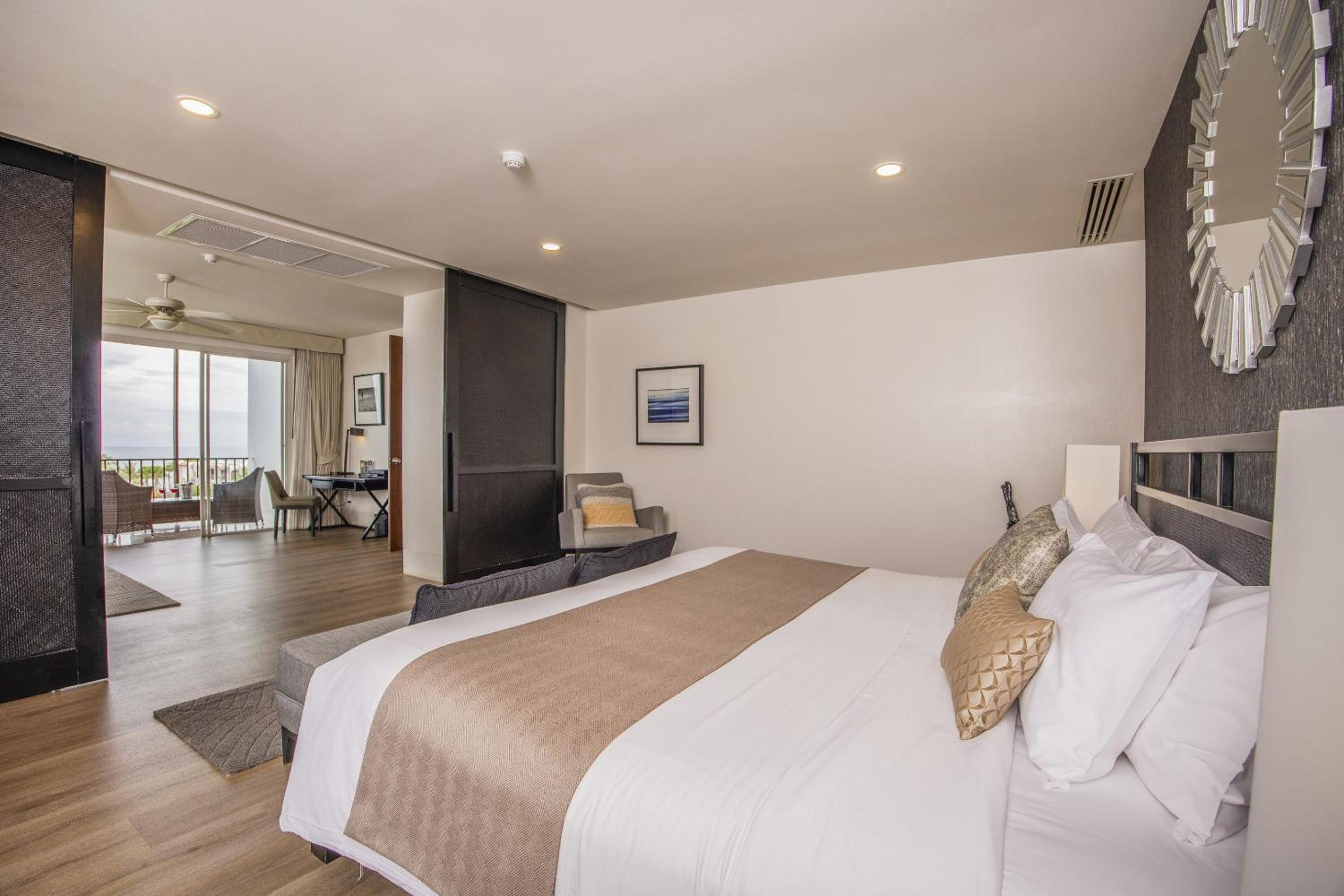 Sky, Suite, Sea View