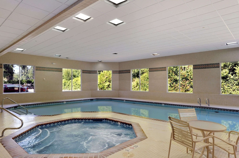 Ramada By Wyndham Olympia 11/26