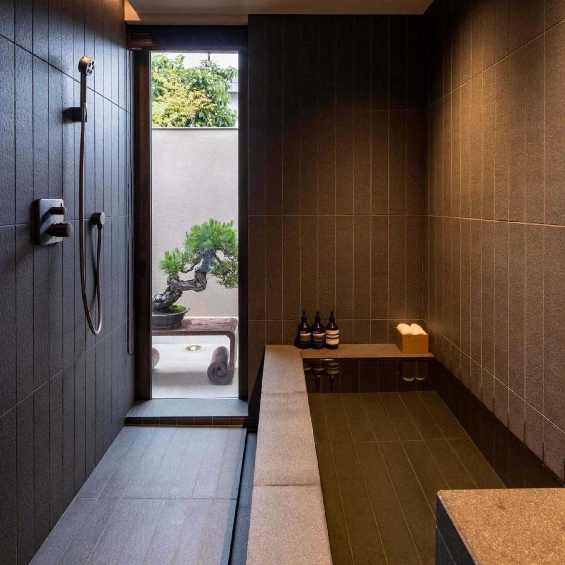 Momoyama Onsen Tsukimikan 34/49