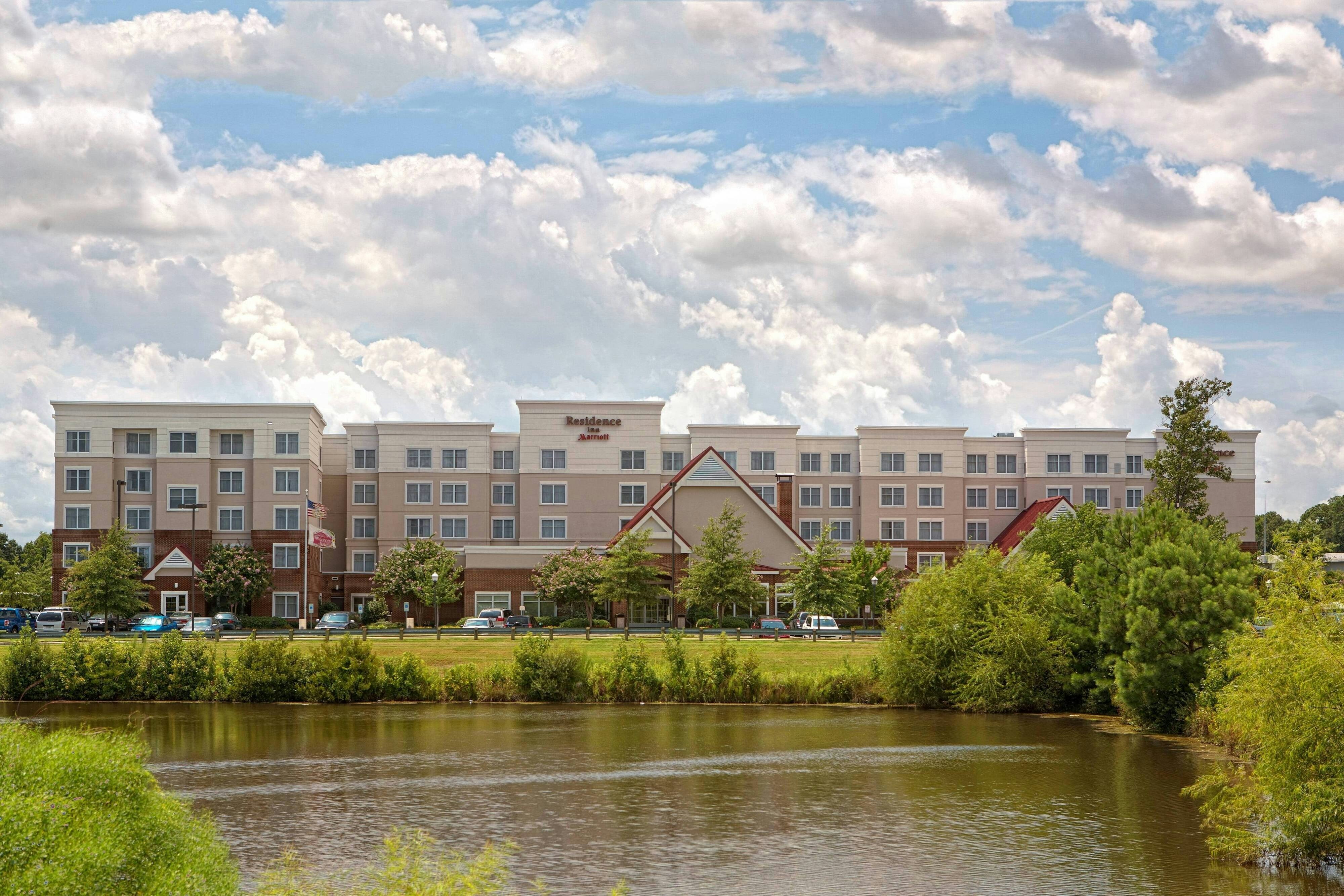 Residence Inn By Marriott Chesapeake Greenbrier 52/54