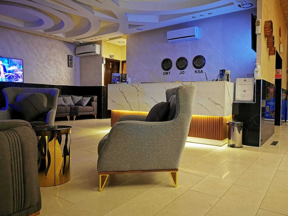 Taj Hotel 21/25