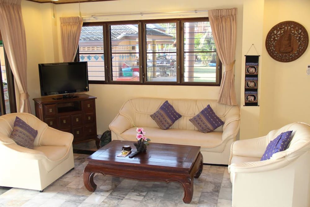 Laguna Beach Club Resort 46/76