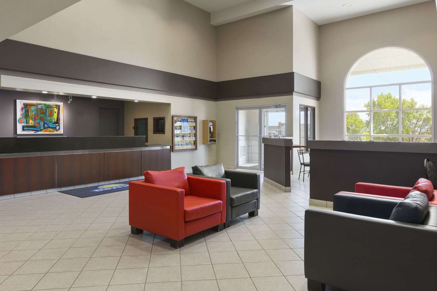 Days Inn by Wyndham Steinbach 33/43