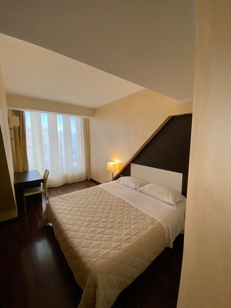 E Hotel Reggio Calabria 6/34