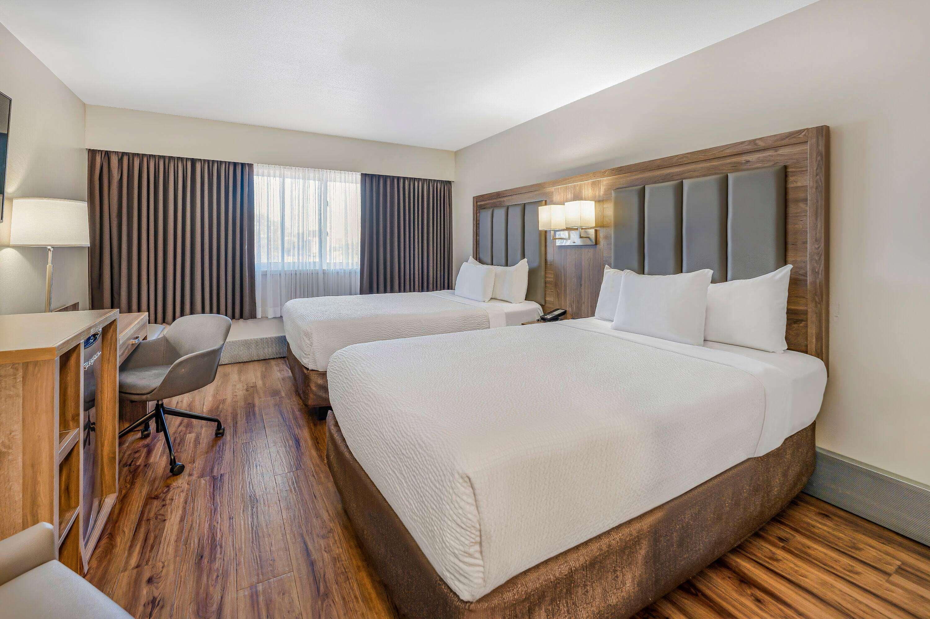 Efficiency, 2 Double Beds, Street View