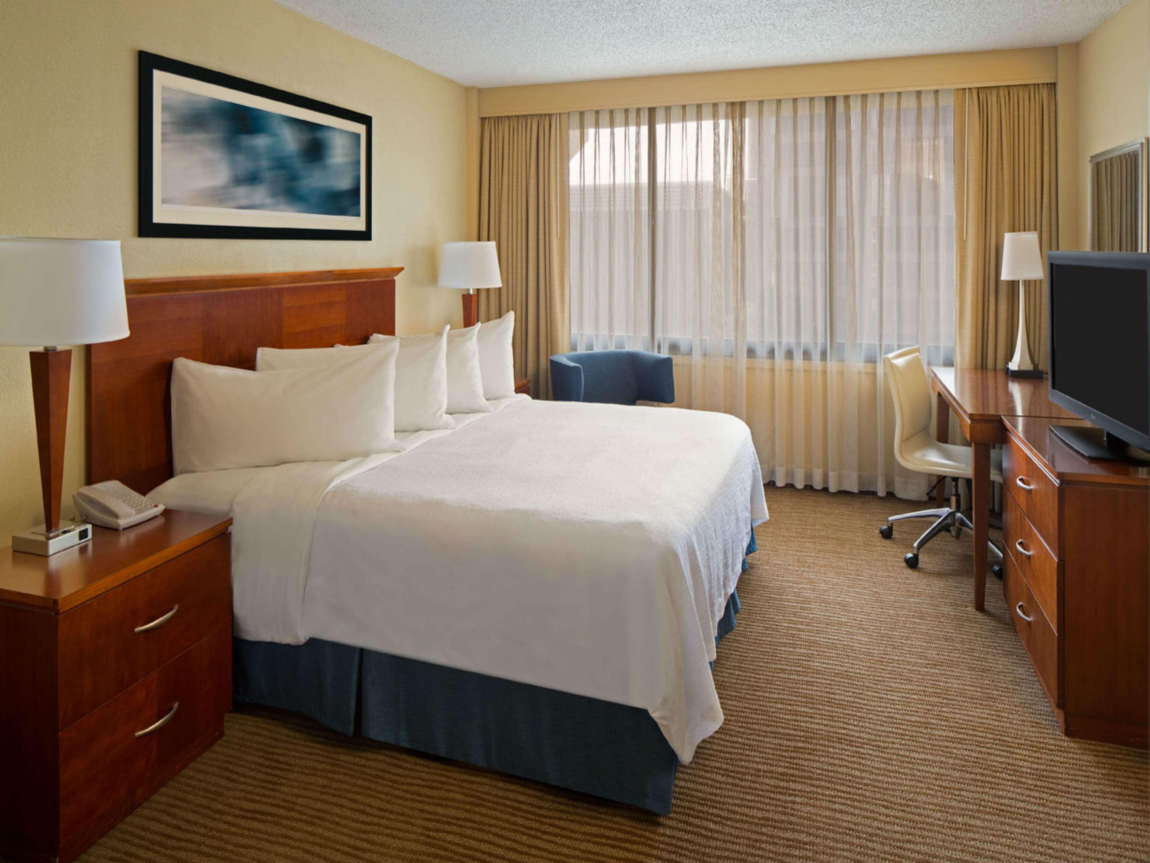 2 ROOMS, SUITE, KING BED
