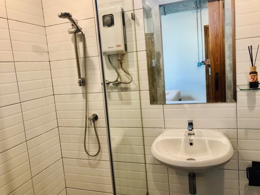 Loft 202 Hotel 27/29