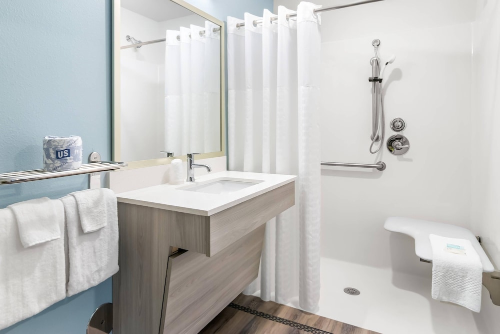 WoodSpring Suites Elkhart 56/60