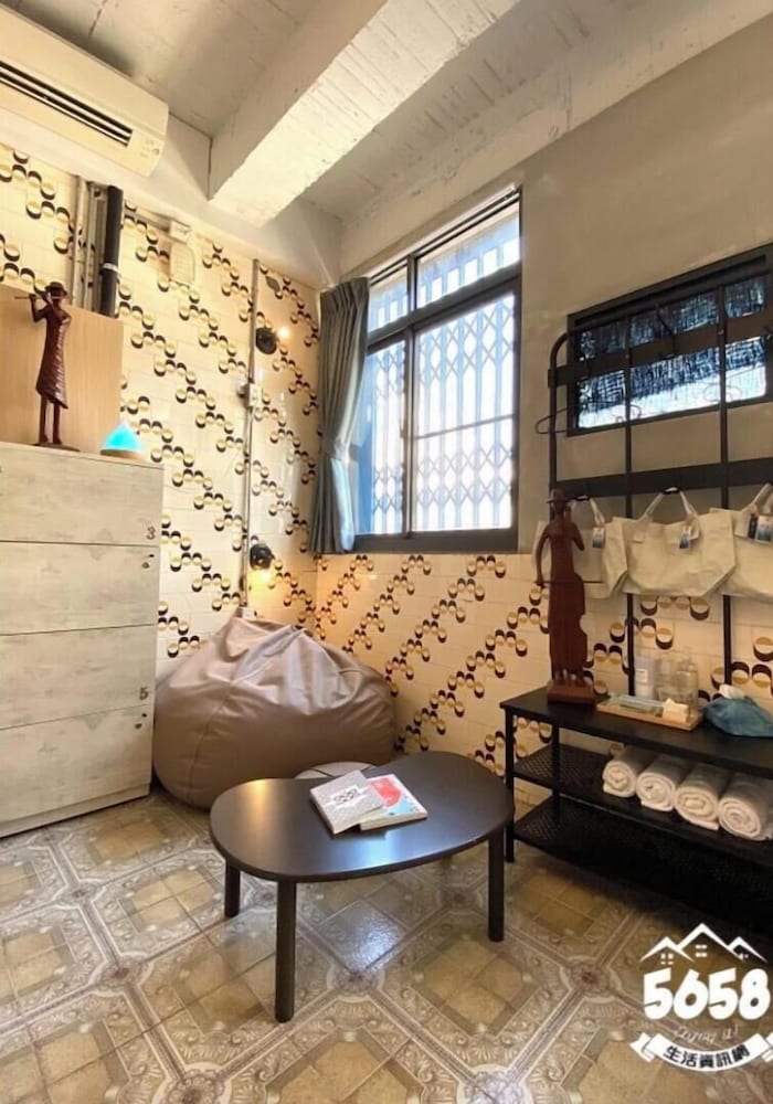 Local Backpacker Hostel 36/50
