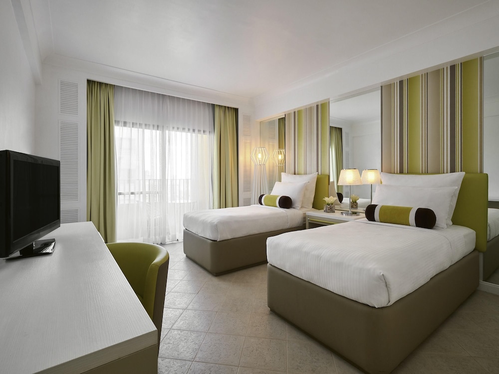 DELUXE, TWIN BEDS