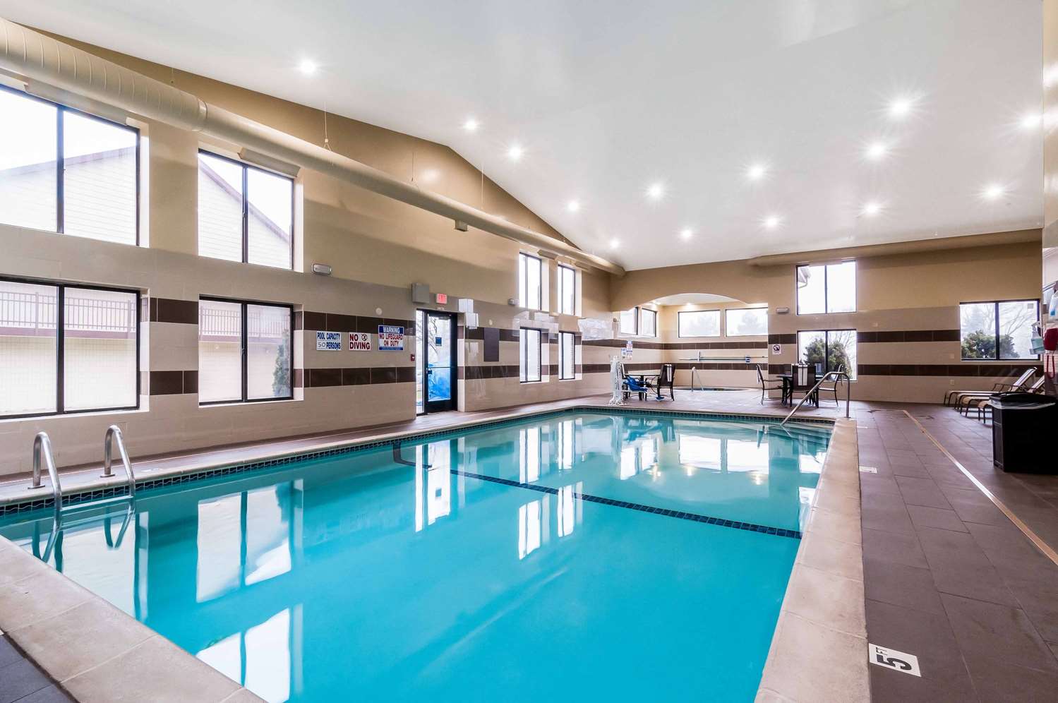 Comfort Inn & Suites University South 11/28