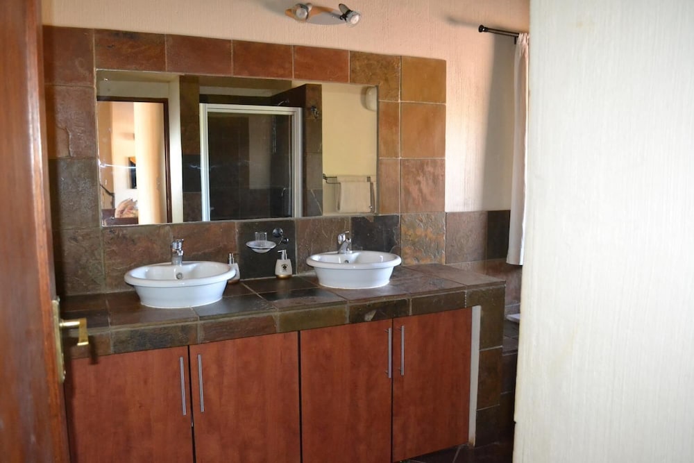 Makhato 84 Bush Lodge 45/45