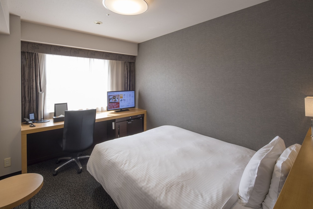 ROOM, SINGLE
