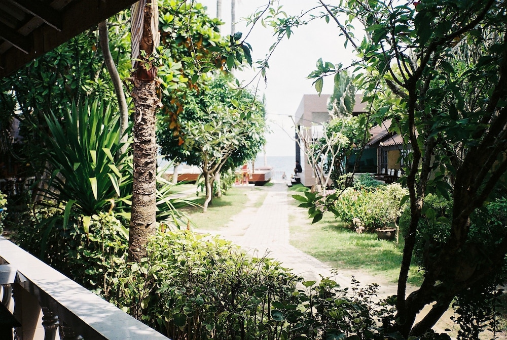 Silver Beach Resort 58/65