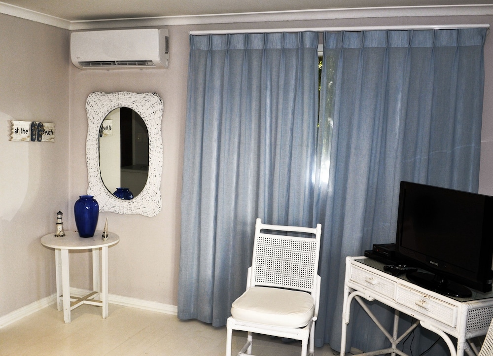 Brenton Beach House 36/50