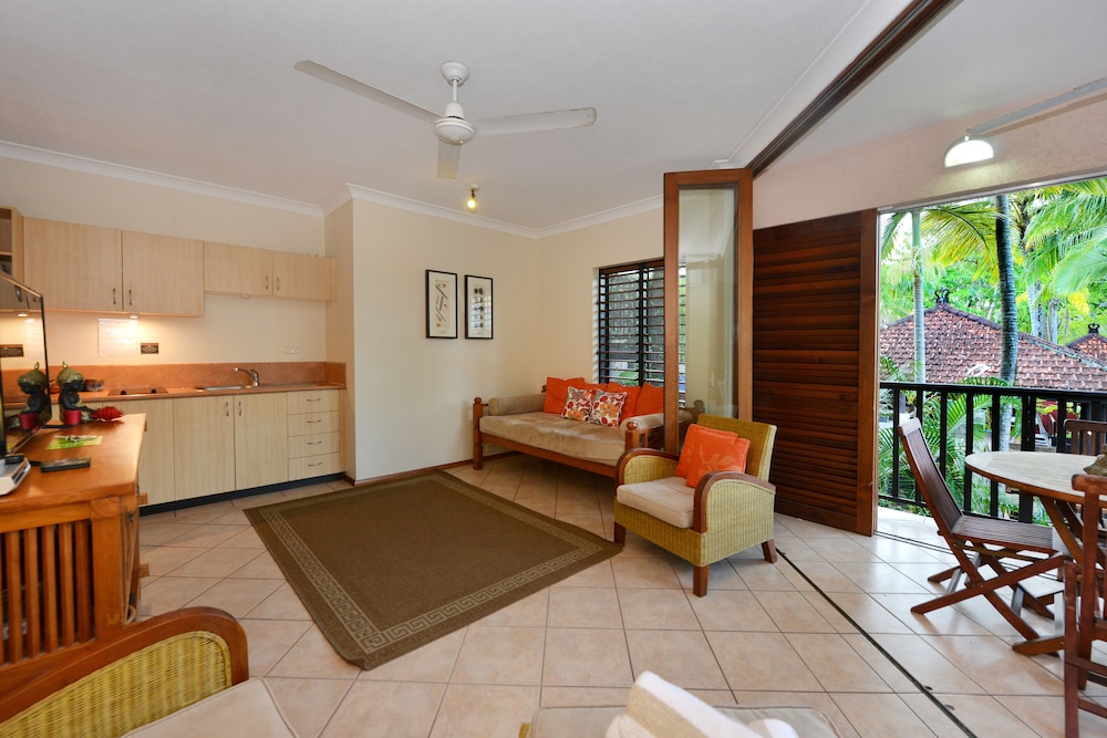 Seascape Holidays- Hibiscus Apartment 18/32
