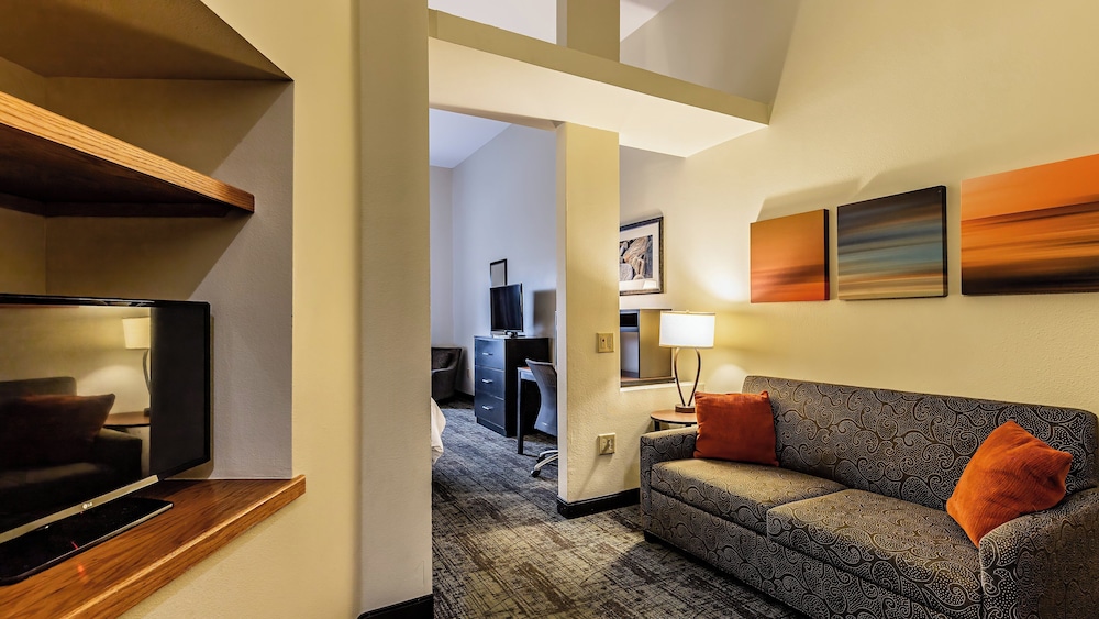 Staybridge Suites Laredo International Airport 21/42
