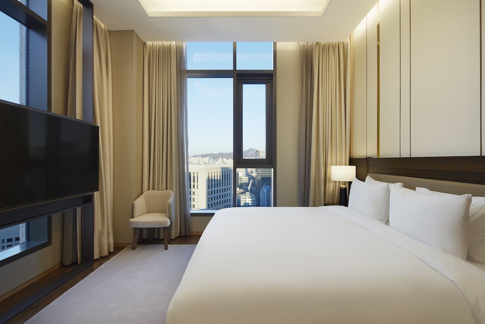 ALOFT SEOUL MYEONGDONG 8/24