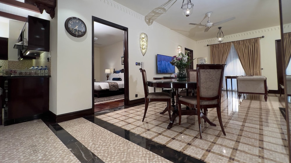 Heritage Luxury Suites - The Moor 52/65