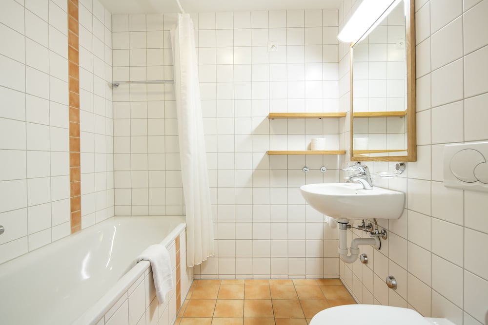 3 Rooms, Suite, Apartment, 1 Double and 1 Single Bed