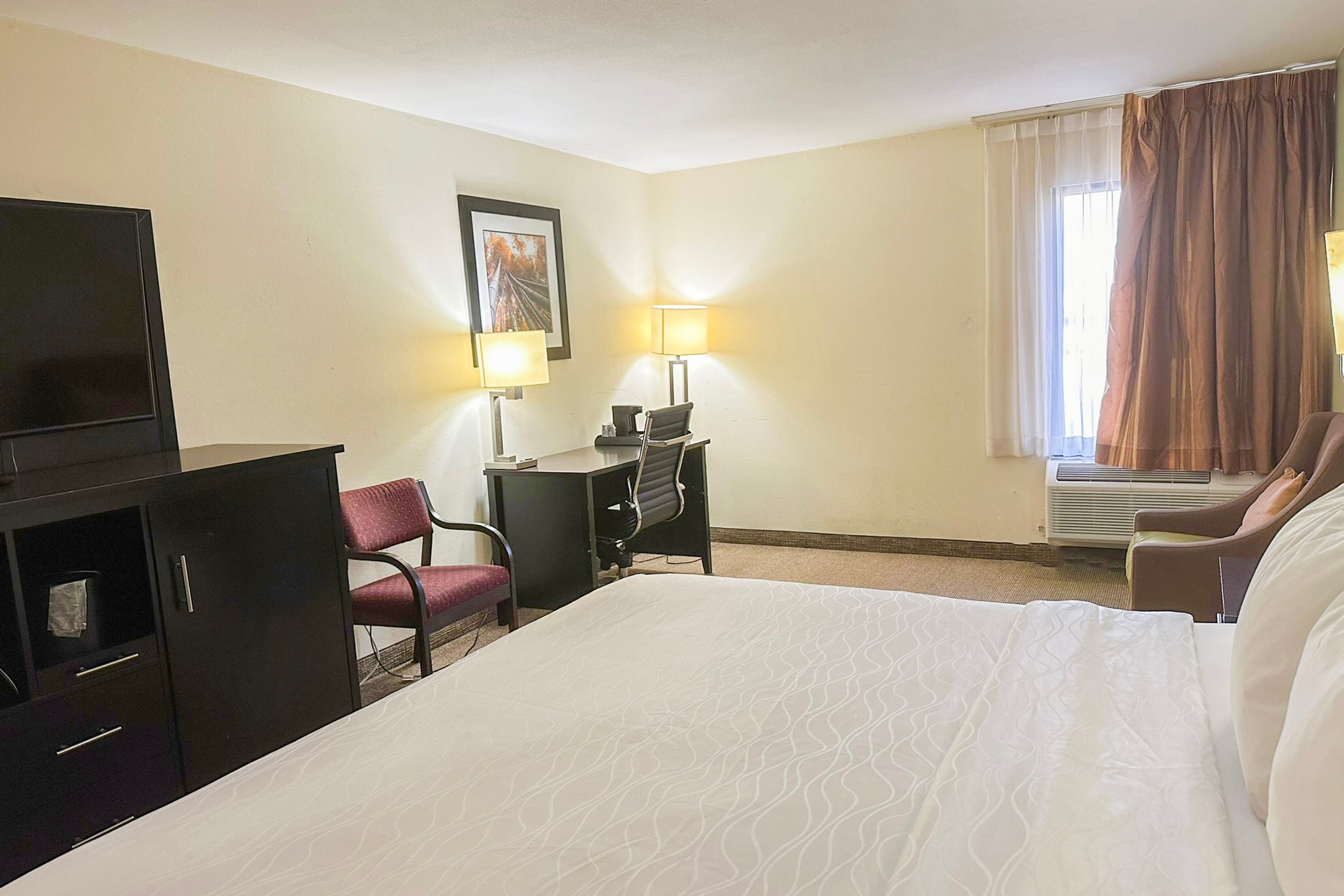 غرفة بسرير كينج، OYO Hotel Rome West GA 5/8