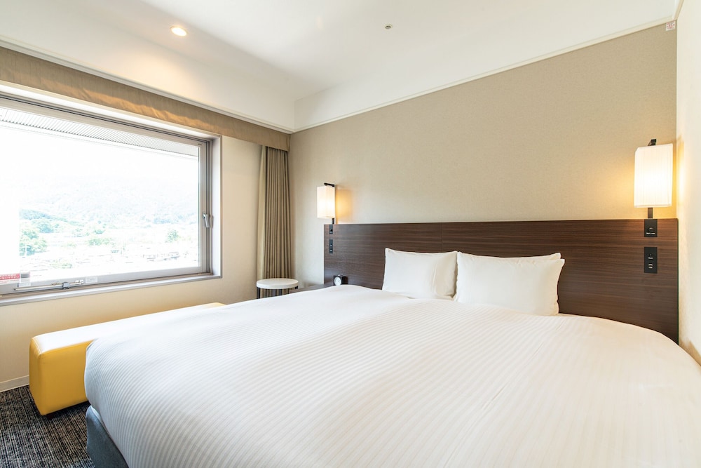 ROOM, KING BED