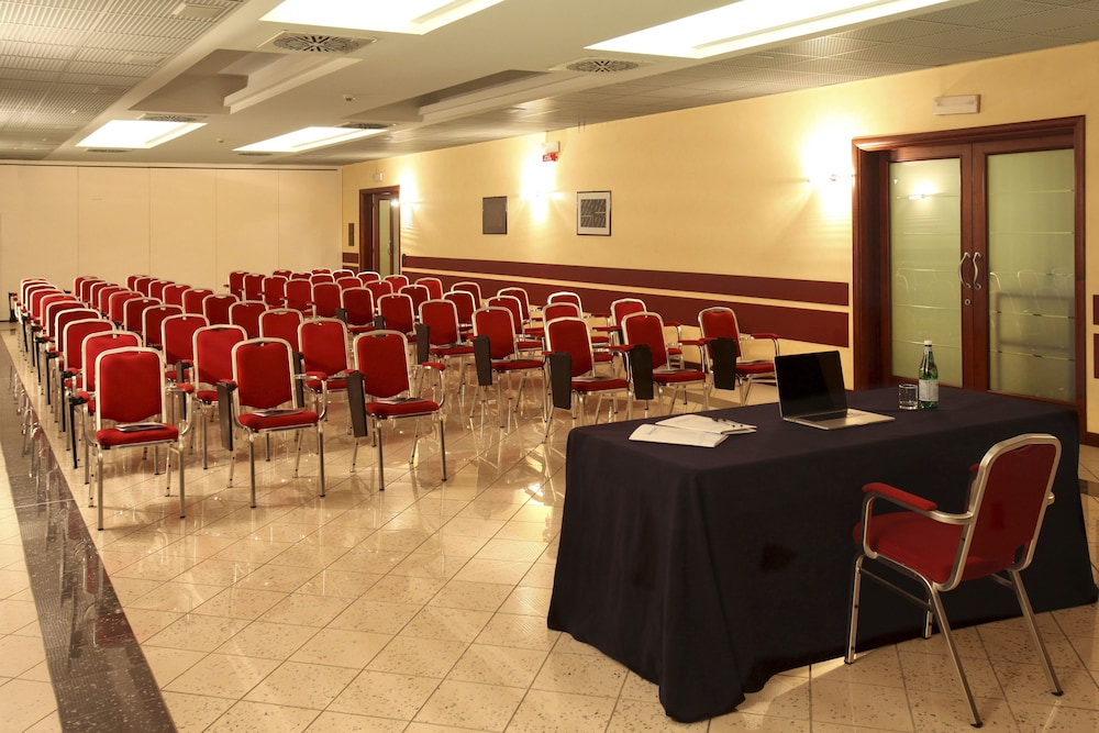 AIRPORT HOTEL BERGAMO 33/42